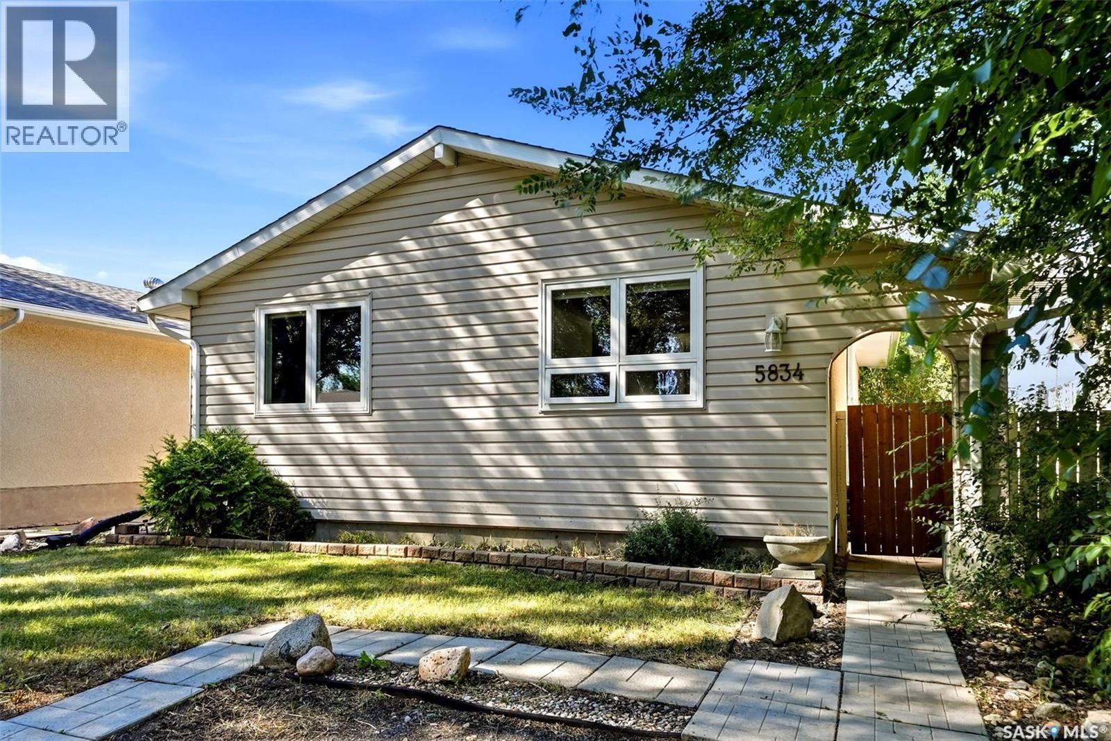 5834 Mckinley Avenue, Regina, SK - Outdoor