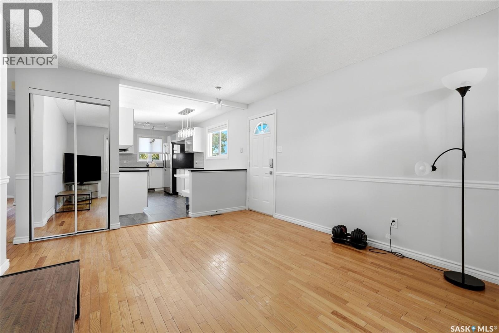 5834 Mckinley Avenue, Regina, SK - Indoor
