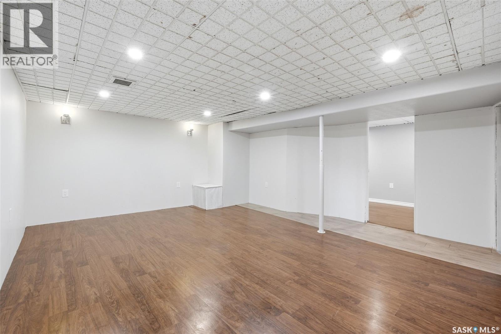 5834 Mckinley Avenue, Regina, SK - Indoor