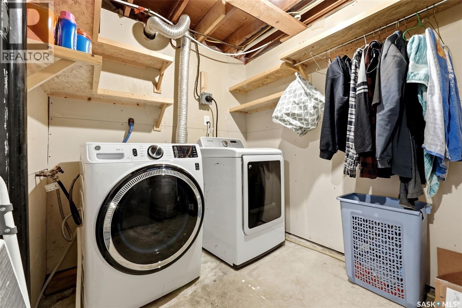 5834 Mckinley Avenue, Regina, SK - Indoor Photo Showing Laundry Room