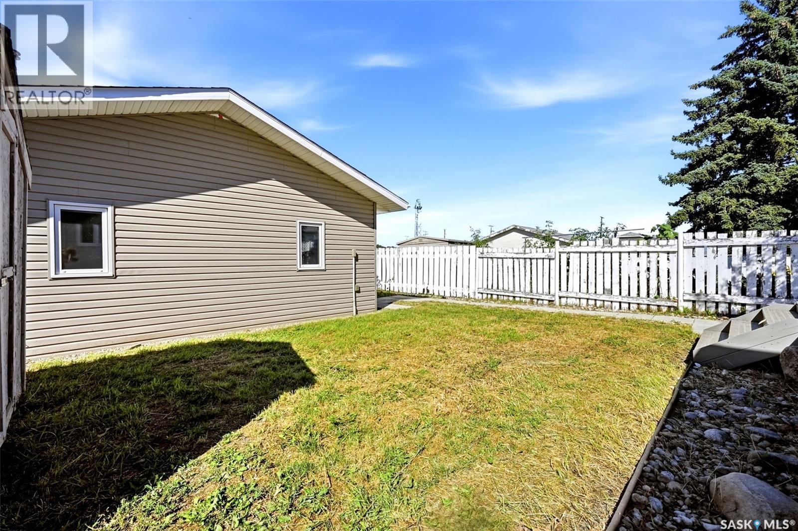 5834 Mckinley Avenue, Regina, SK - Outdoor