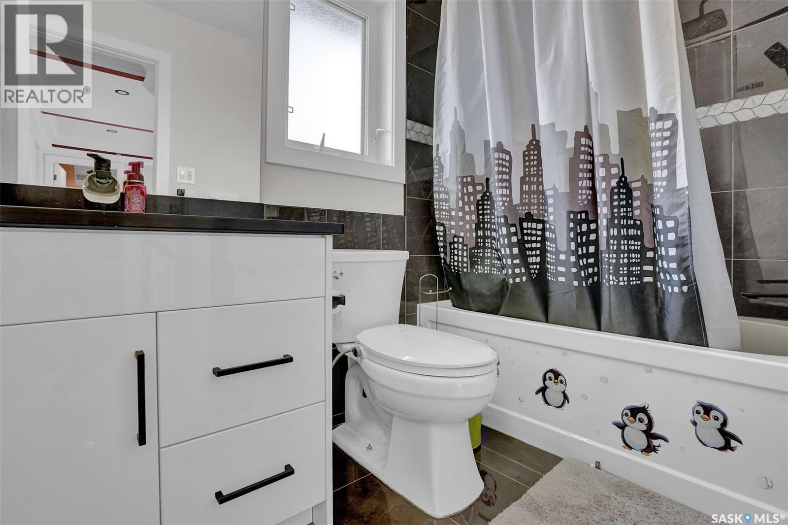 3204 Crosbie Crescent, Regina, SK - Indoor Photo Showing Bathroom