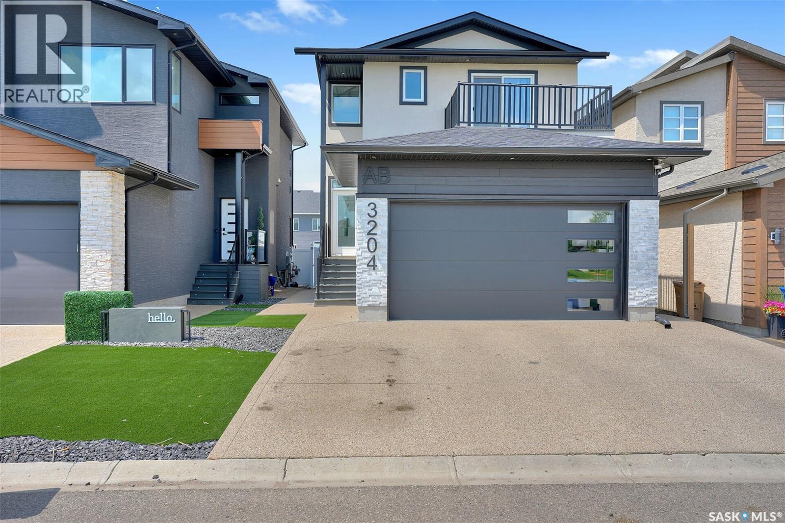 3204 Crosbie Crescent, Regina, SK - Outdoor With Facade