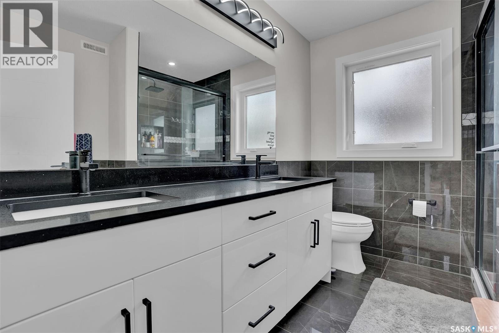 3204 Crosbie Crescent, Regina, SK - Indoor Photo Showing Bathroom