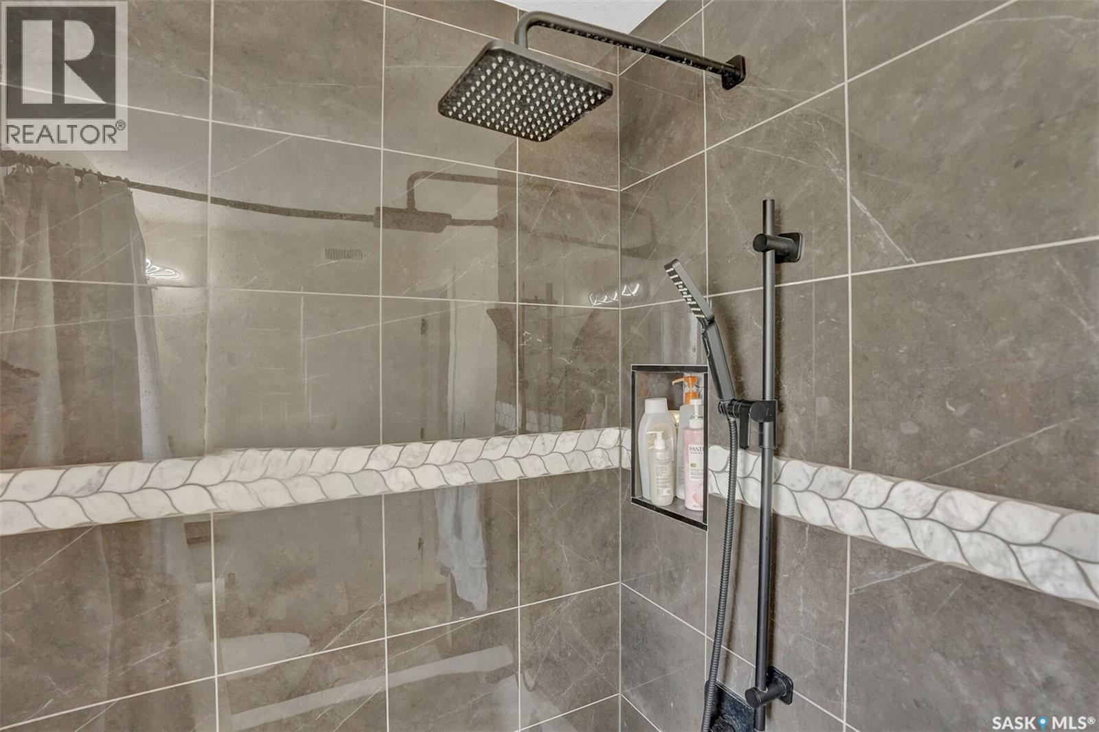 3204 Crosbie Crescent, Regina, SK - Indoor Photo Showing Bathroom