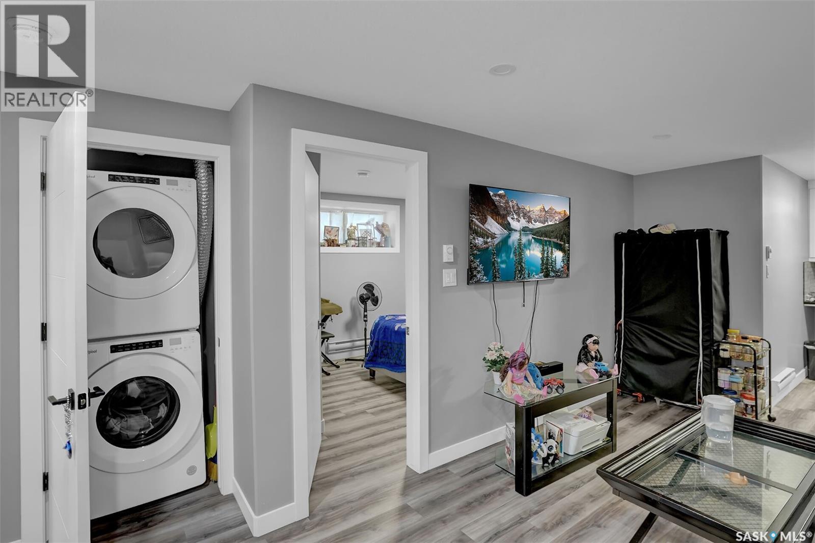 3204 Crosbie Crescent, Regina, SK - Indoor Photo Showing Laundry Room