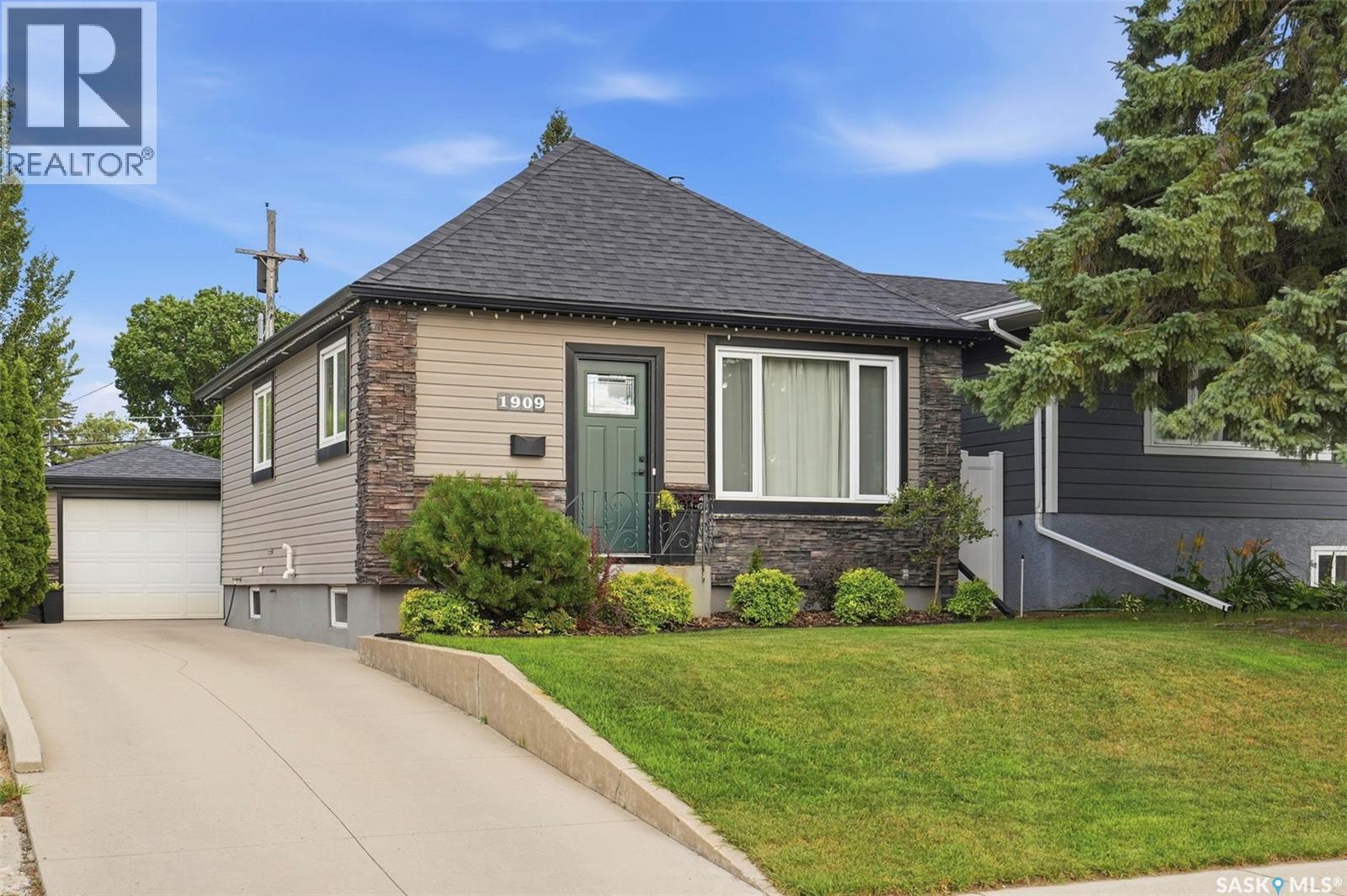 1909 William Avenue, Saskatoon, SK - Outdoor
