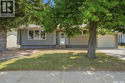 1227 Pascoe DRIVE E Moose Jaw, SK S6H 7A2