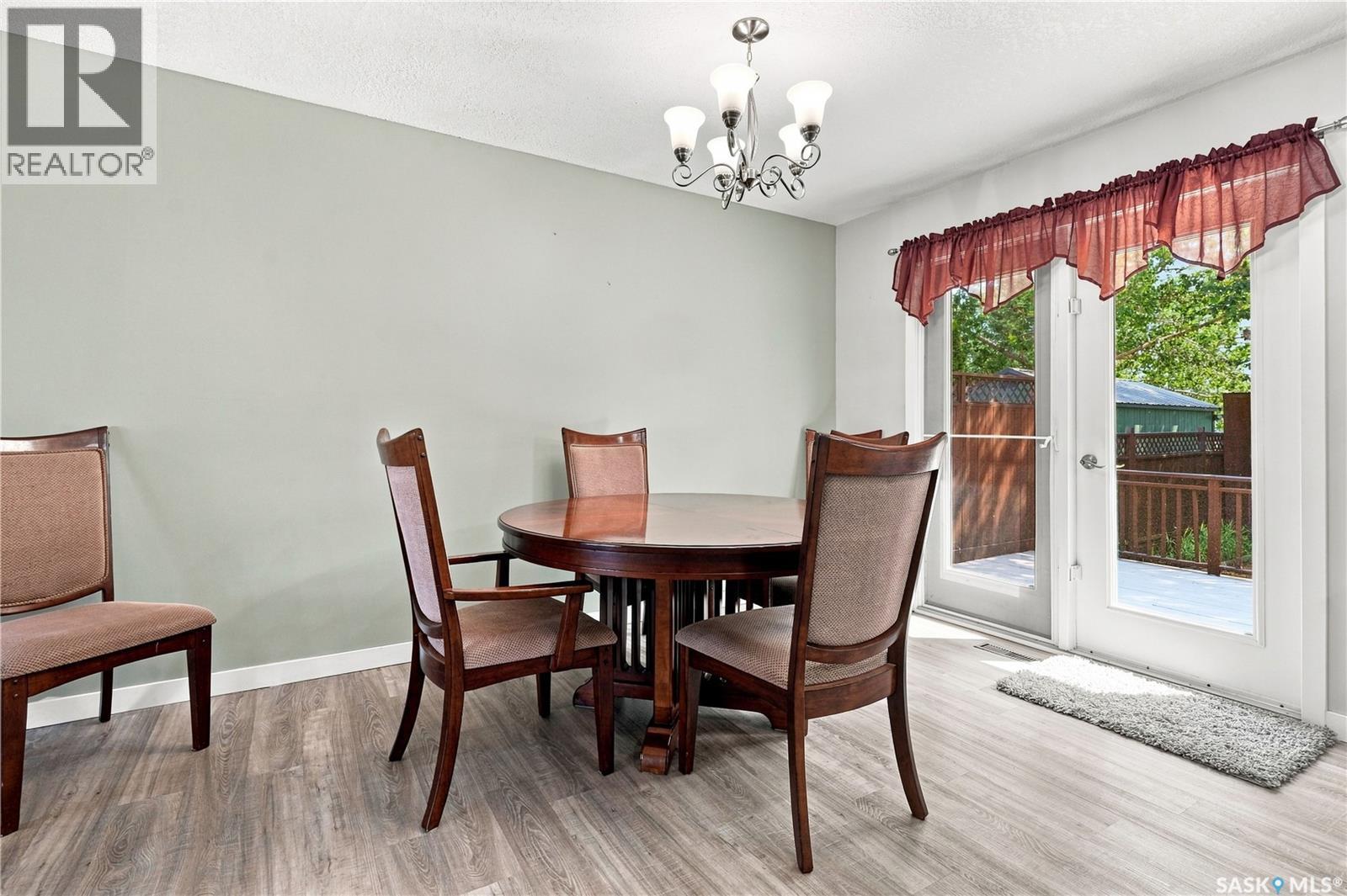 1227 Pascoe Drive E, Moose Jaw, SK - Indoor Photo Showing Dining Room
