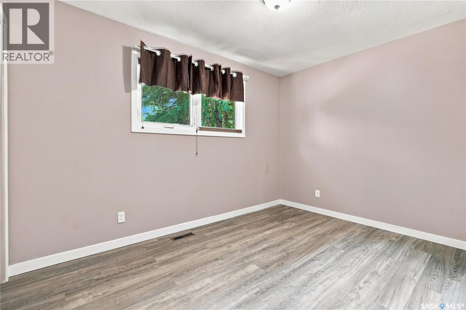 1227 Pascoe Drive E, Moose Jaw, SK - Indoor Photo Showing Other Room
