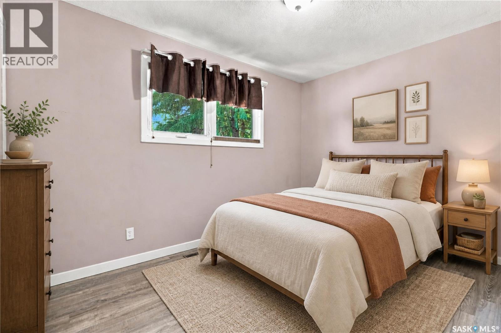 1227 Pascoe Drive E, Moose Jaw, SK - Indoor Photo Showing Bedroom