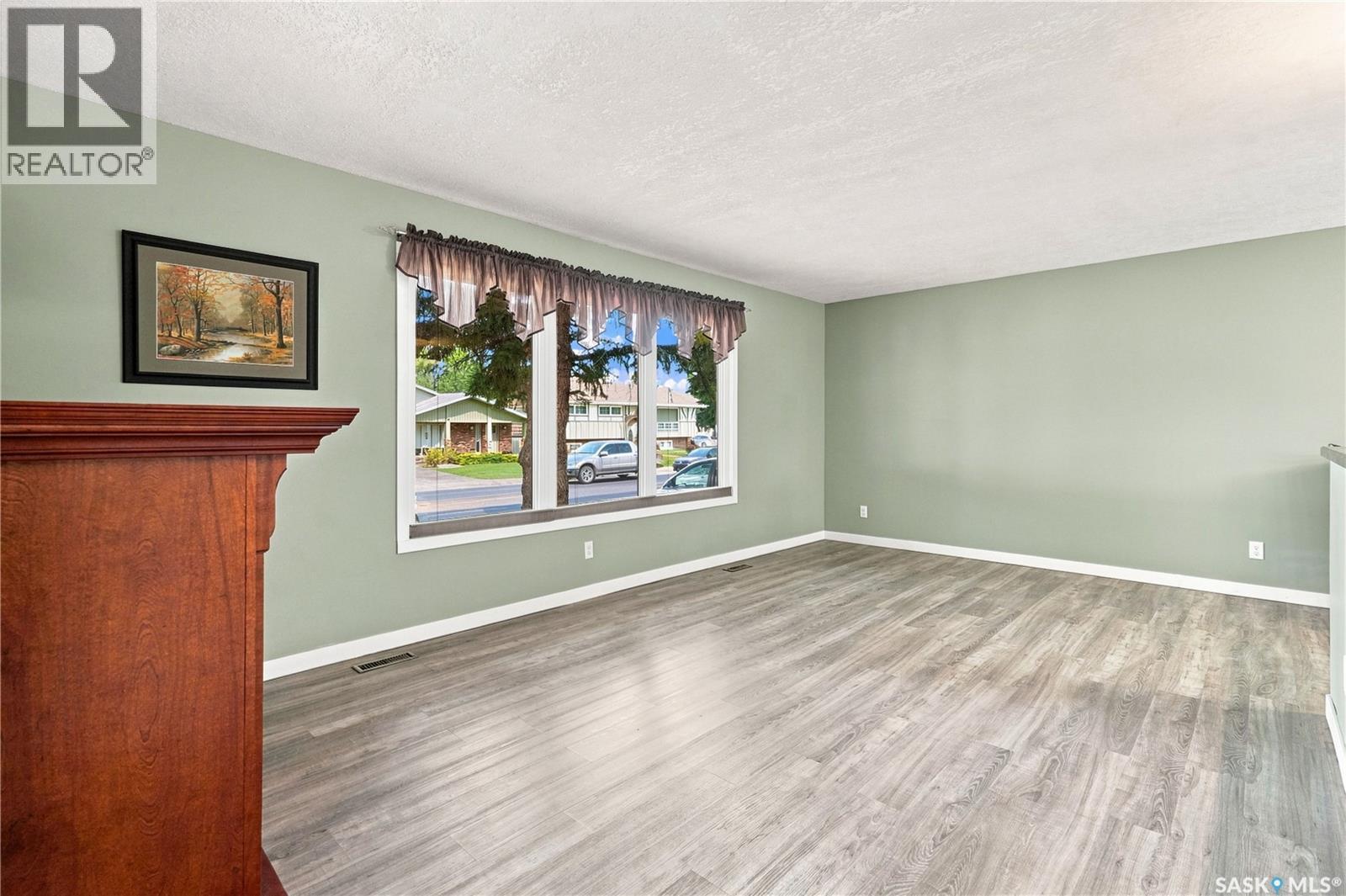 1227 Pascoe Drive E, Moose Jaw, SK - Indoor Photo Showing Other Room