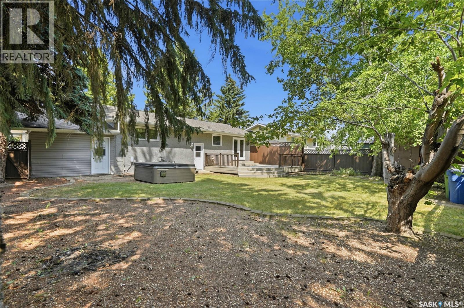 1227 Pascoe Drive E, Moose Jaw, SK - Outdoor