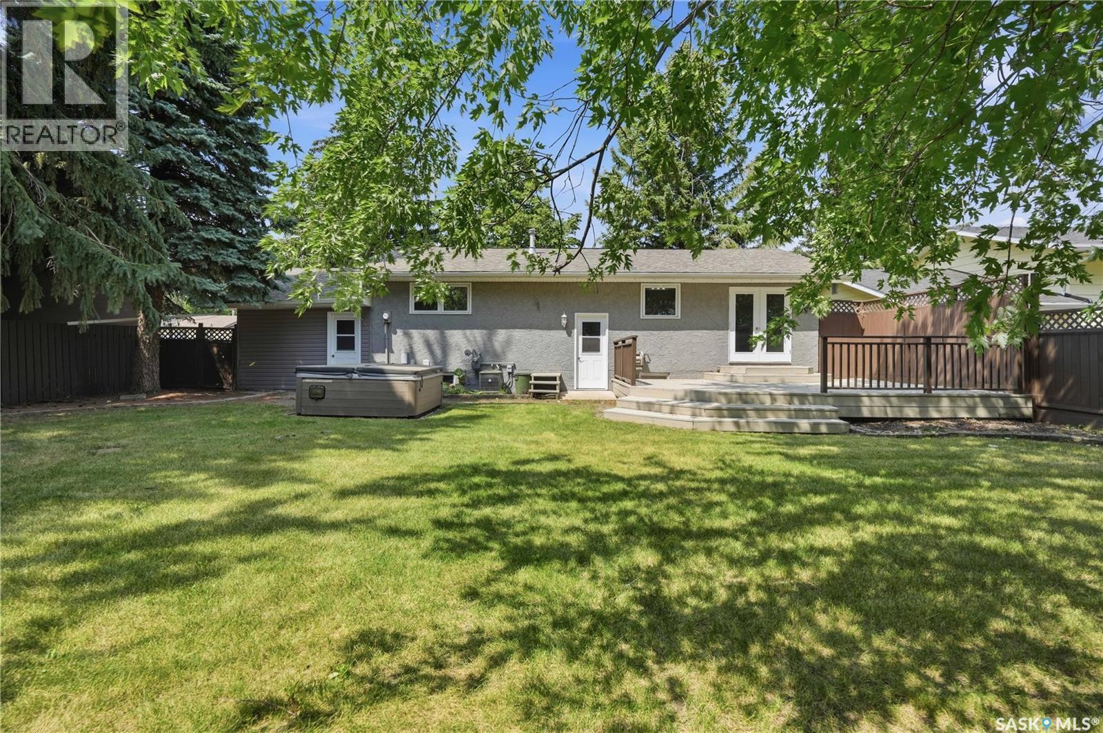 1227 Pascoe Drive E, Moose Jaw, SK - Outdoor
