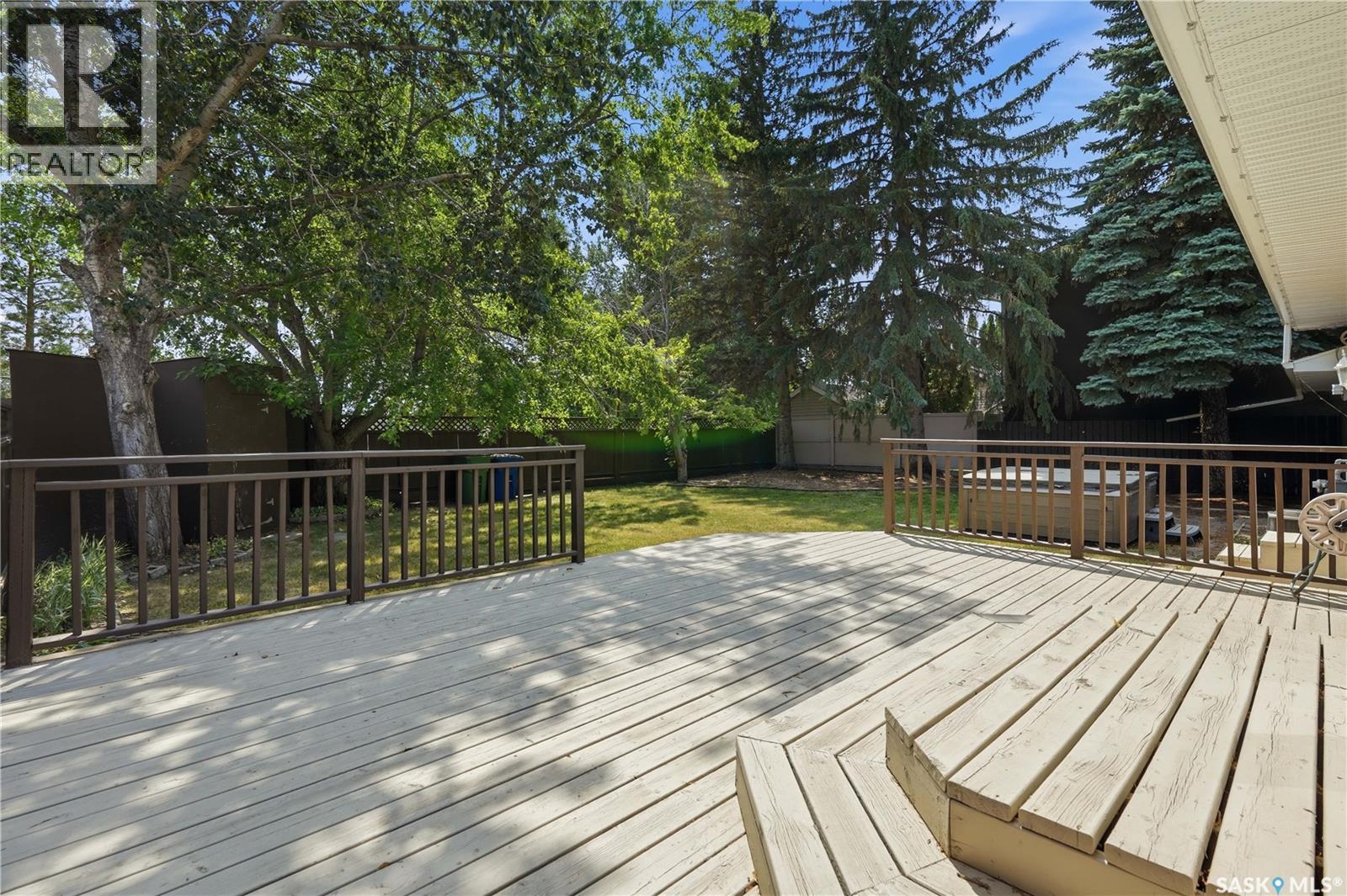 1227 Pascoe Drive E, Moose Jaw, SK - Outdoor With Deck Patio Veranda