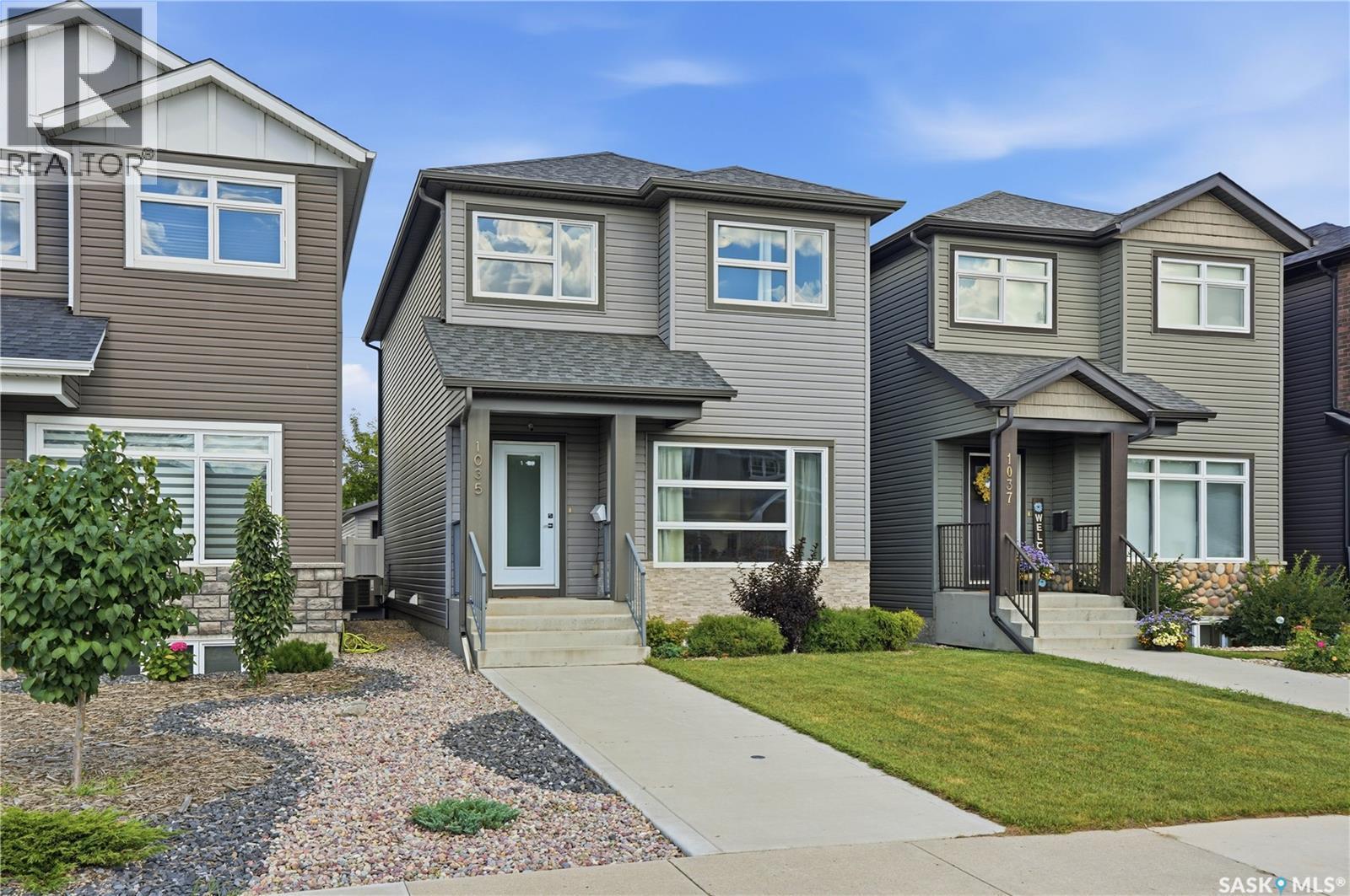1035 3Rd Street E, Saskatoon, SK - Outdoor With Facade