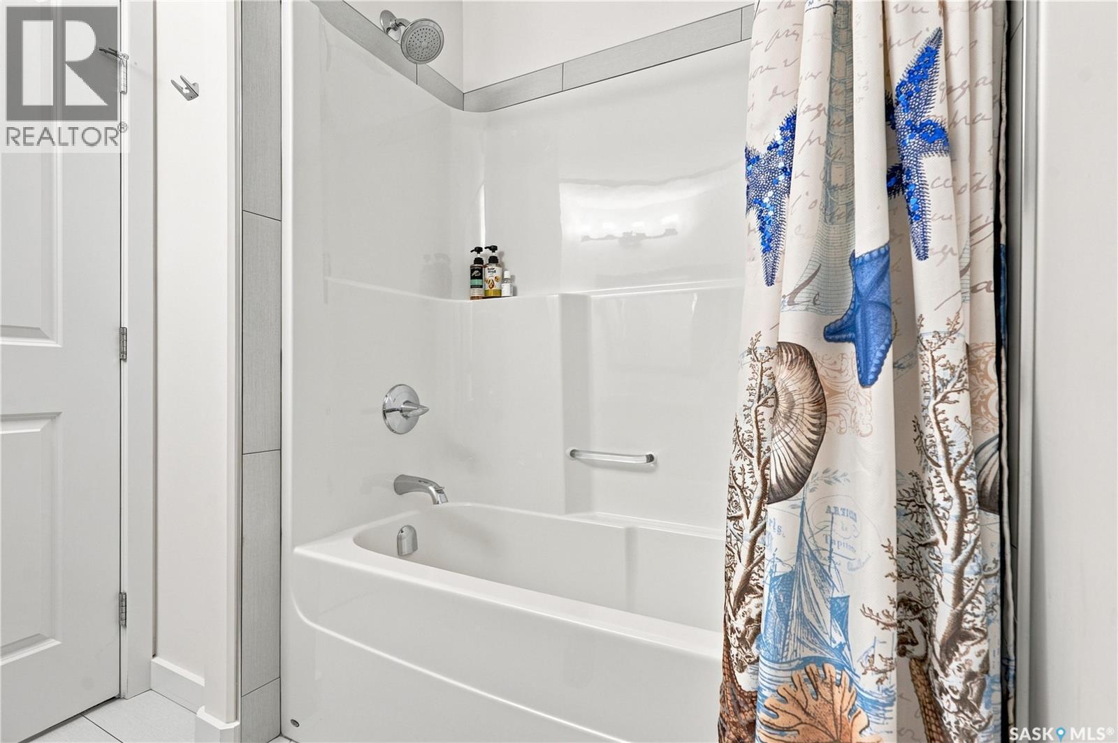 1035 3Rd Street E, Saskatoon, SK - Indoor Photo Showing Bathroom