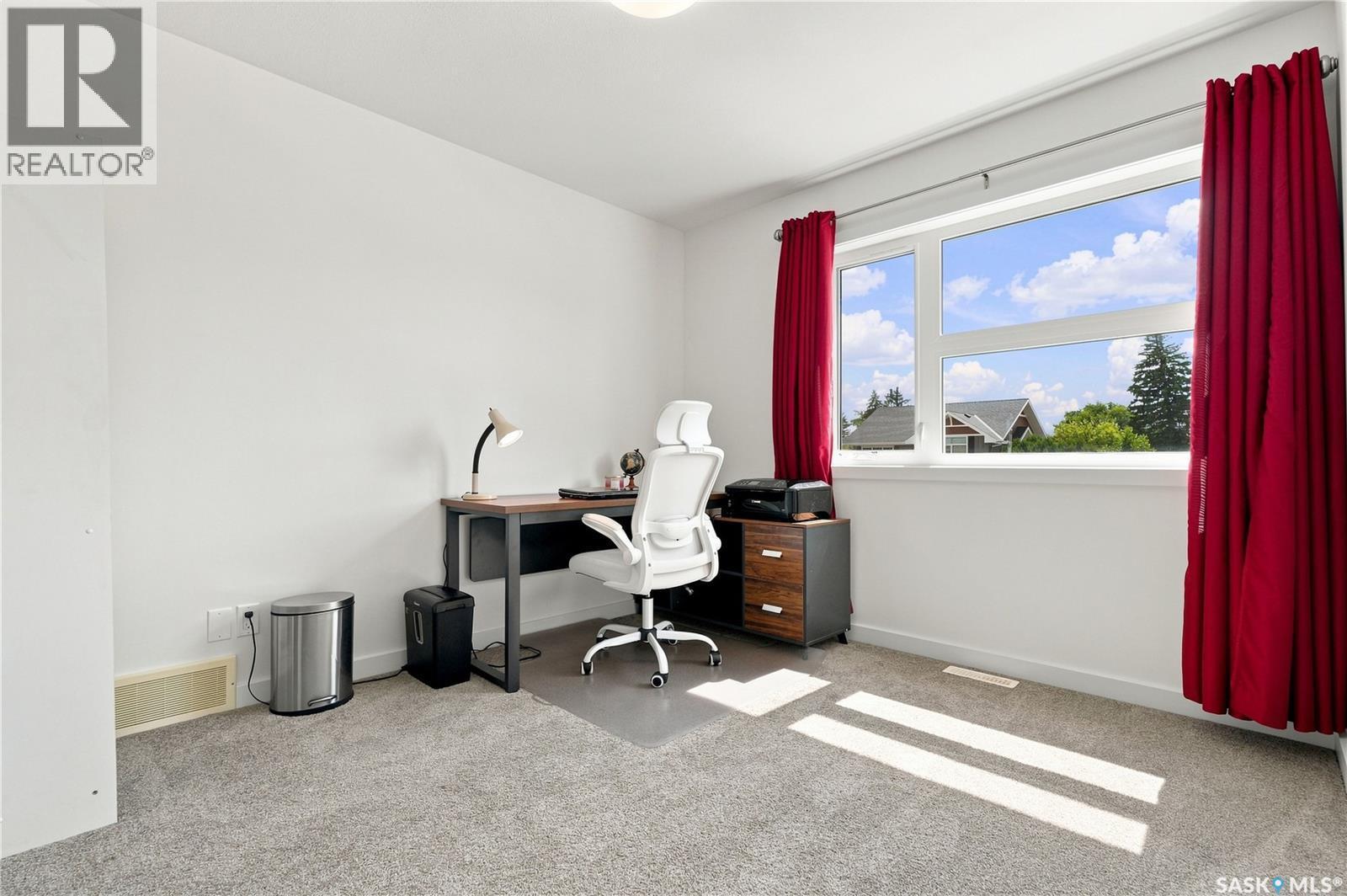 1035 3Rd Street E, Saskatoon, SK - Indoor Photo Showing Office