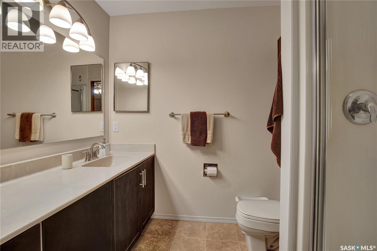 246 Perreault Crescent, Saskatoon, SK - Indoor Photo Showing Bathroom