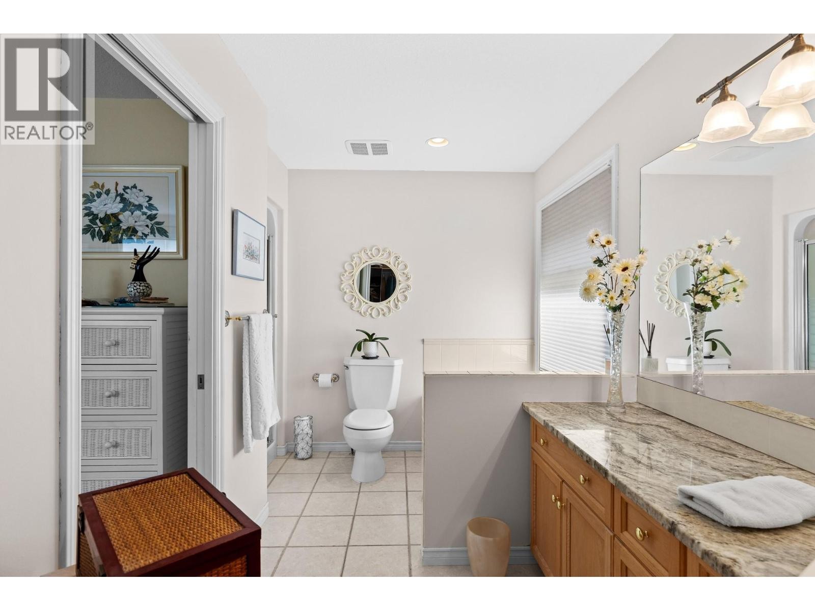 4000 Gallaghers Terrace, Kelowna, BC - Indoor Photo Showing Bathroom
