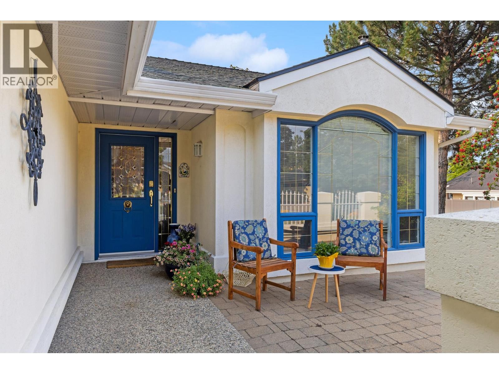 Front door and courtyard. - 4000 Gallaghers Terrace, Kelowna, BC - Outdoor
