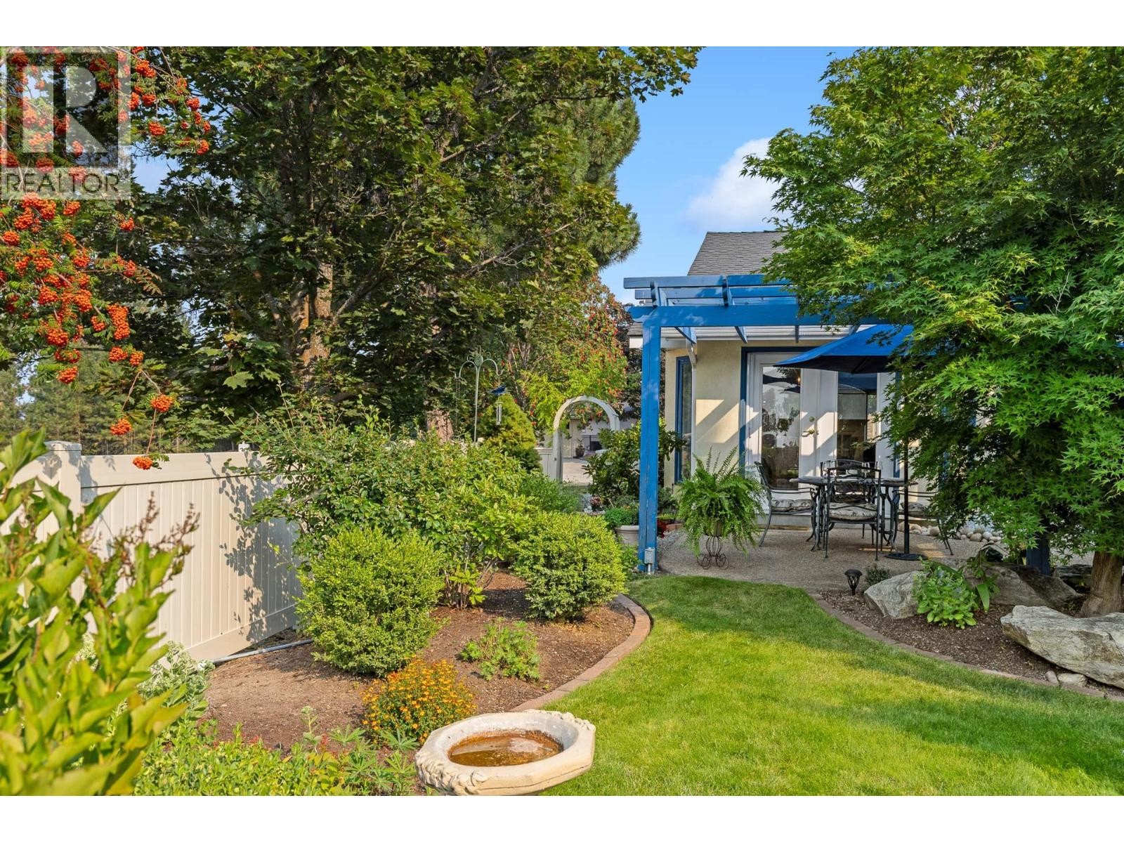 4000 Gallaghers Terrace, Kelowna, BC - Outdoor