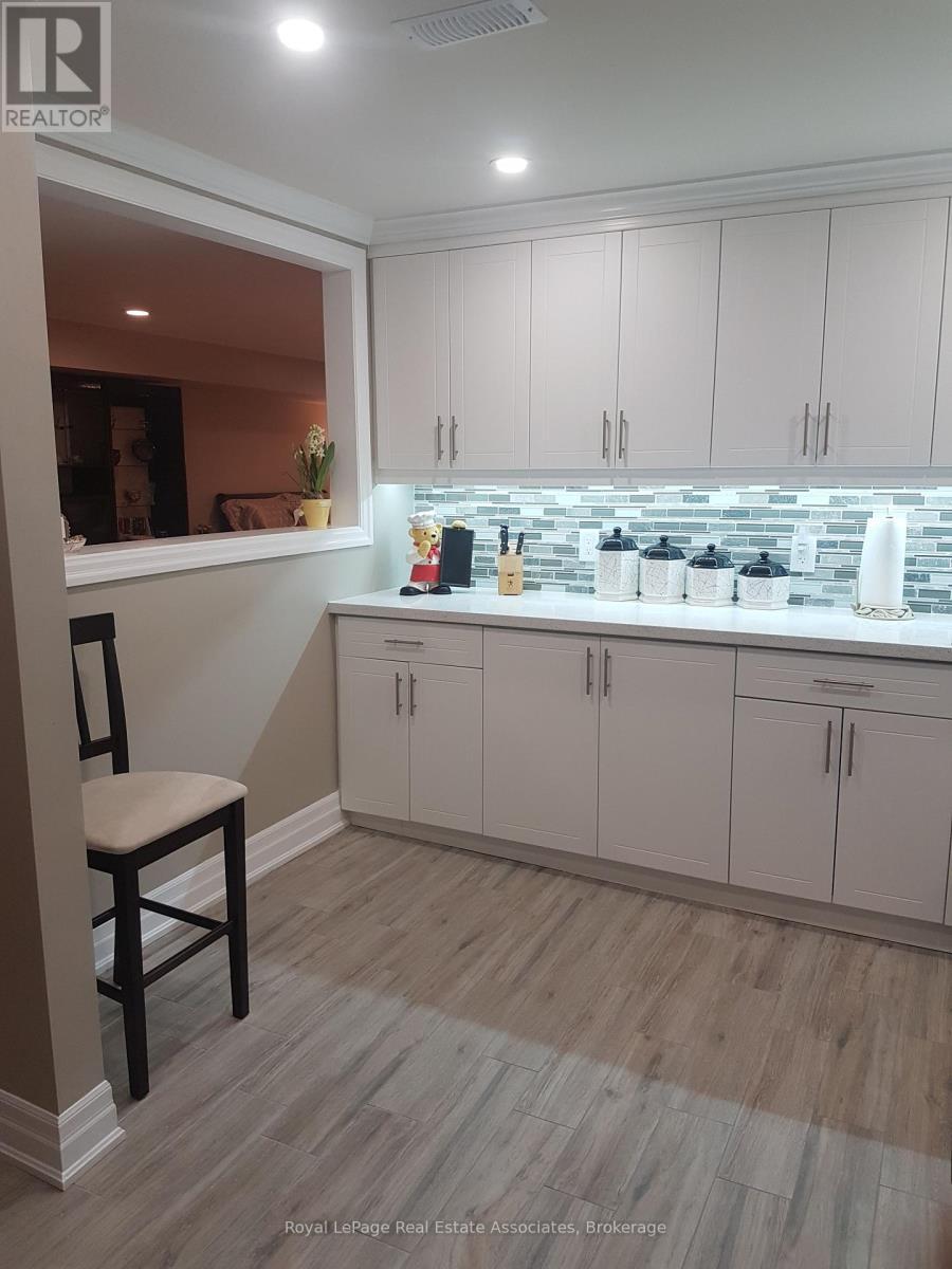 3323 Queen Frederica Drive, Mississauga, ON