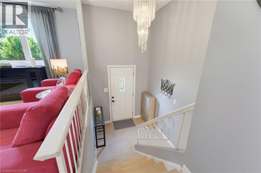 164 Hanover Place, Hamilton, ON - Indoor Photo Showing Other Room