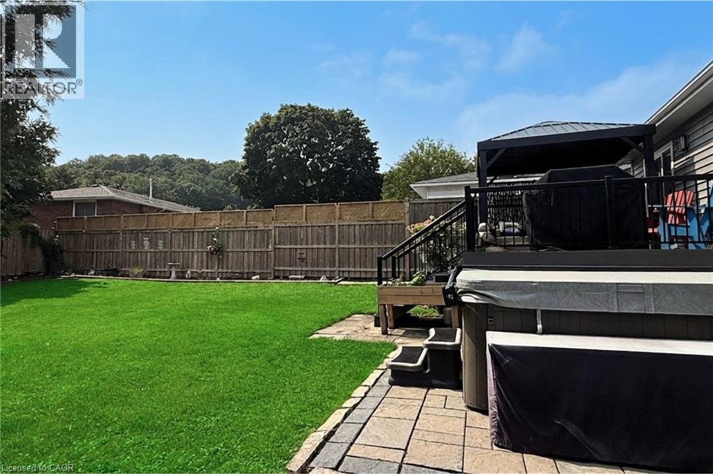 164 Hanover Place, Hamilton, ON - Outdoor