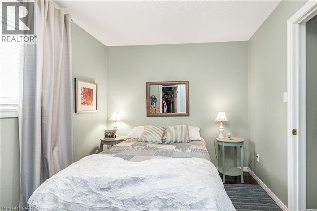 10 Richview Drive, Hamilton, ON - Indoor Photo Showing Bedroom