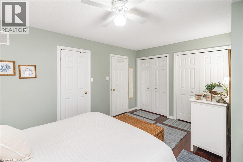 10 Richview Drive, Hamilton, ON - Indoor Photo Showing Bedroom