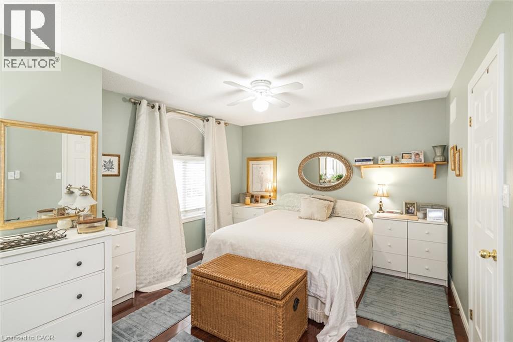 10 Richview Drive, Hamilton, ON - Indoor Photo Showing Bedroom