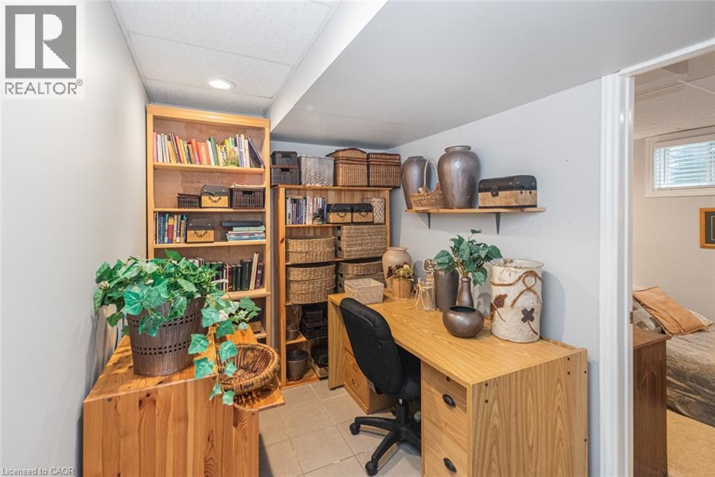 10 Richview Drive, Hamilton, ON - Indoor Photo Showing Office