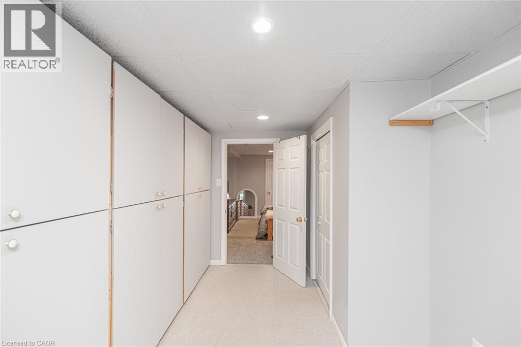 10 Richview Drive, Hamilton, ON - Indoor Photo Showing Other Room