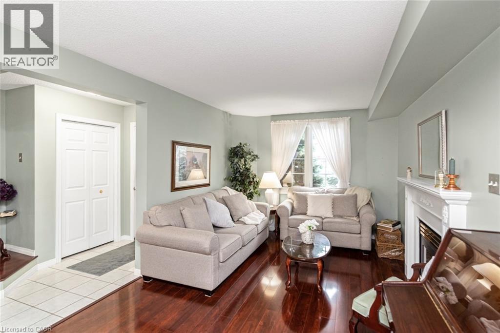 10 Richview Drive, Hamilton, ON - Indoor Photo Showing Living Room With Fireplace