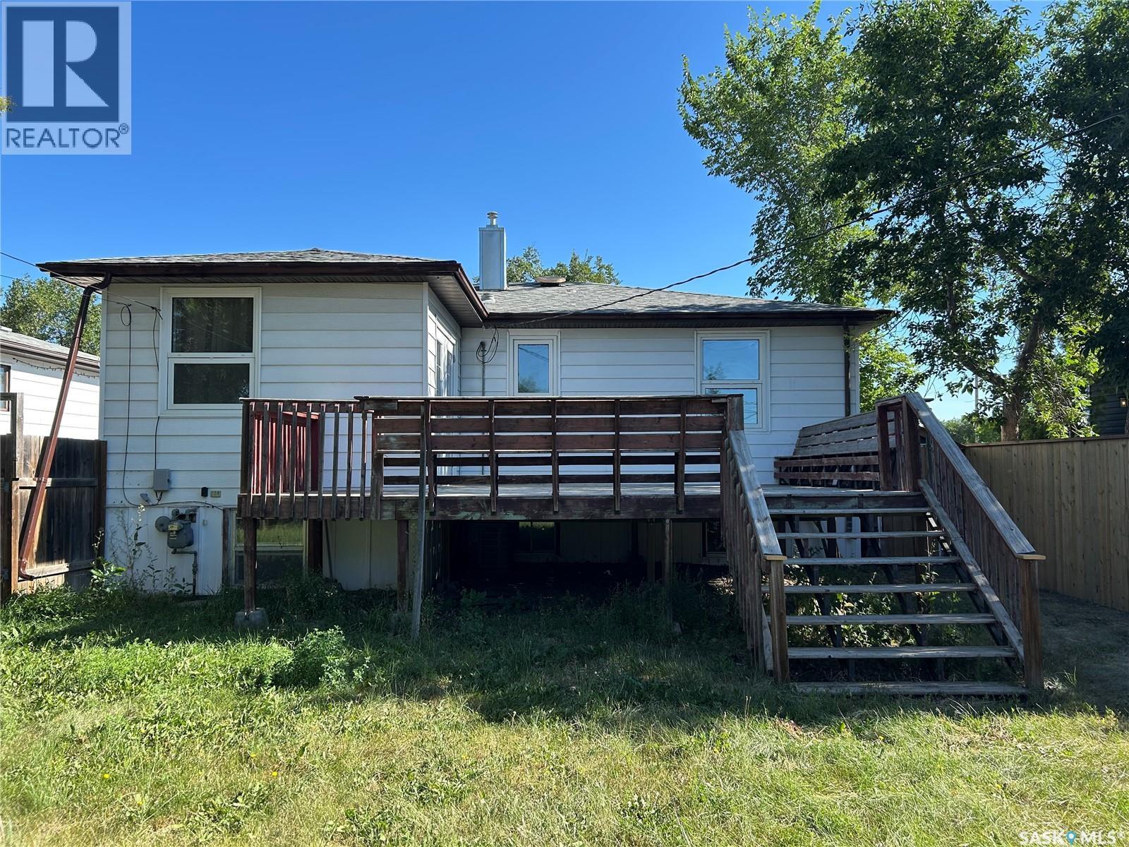 1706 2Nd Street, Estevan, SK - Outdoor