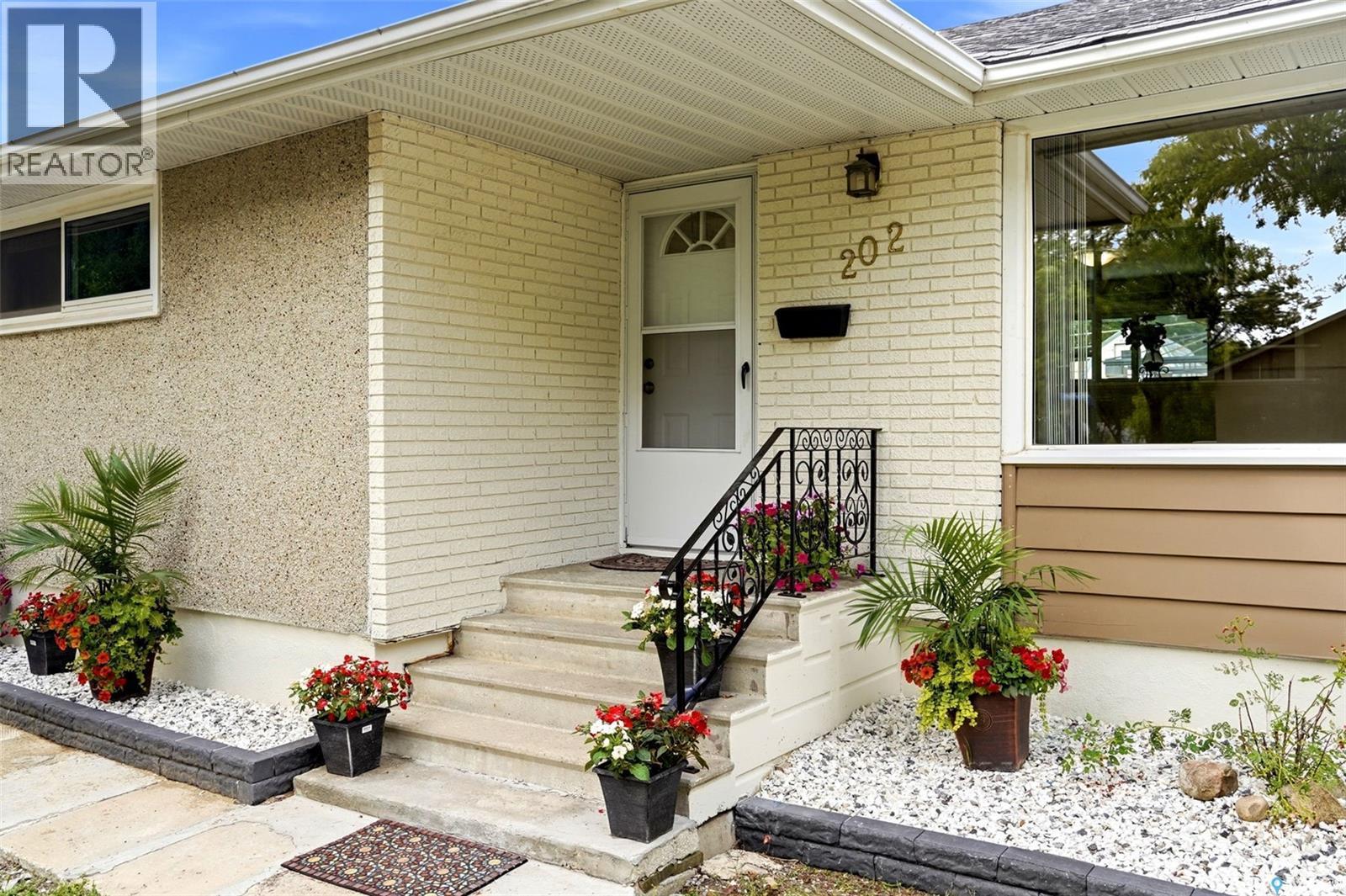 202 Mccannel Street, Regina, SK - Outdoor With Deck Patio Veranda With Exterior