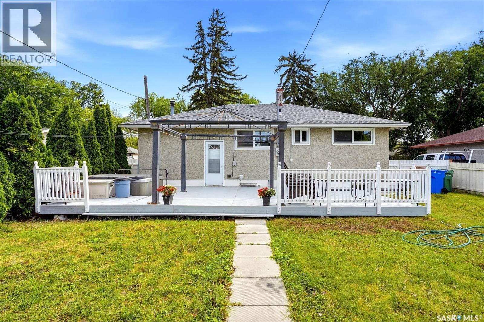 202 Mccannel Street, Regina, SK - Outdoor With Deck Patio Veranda