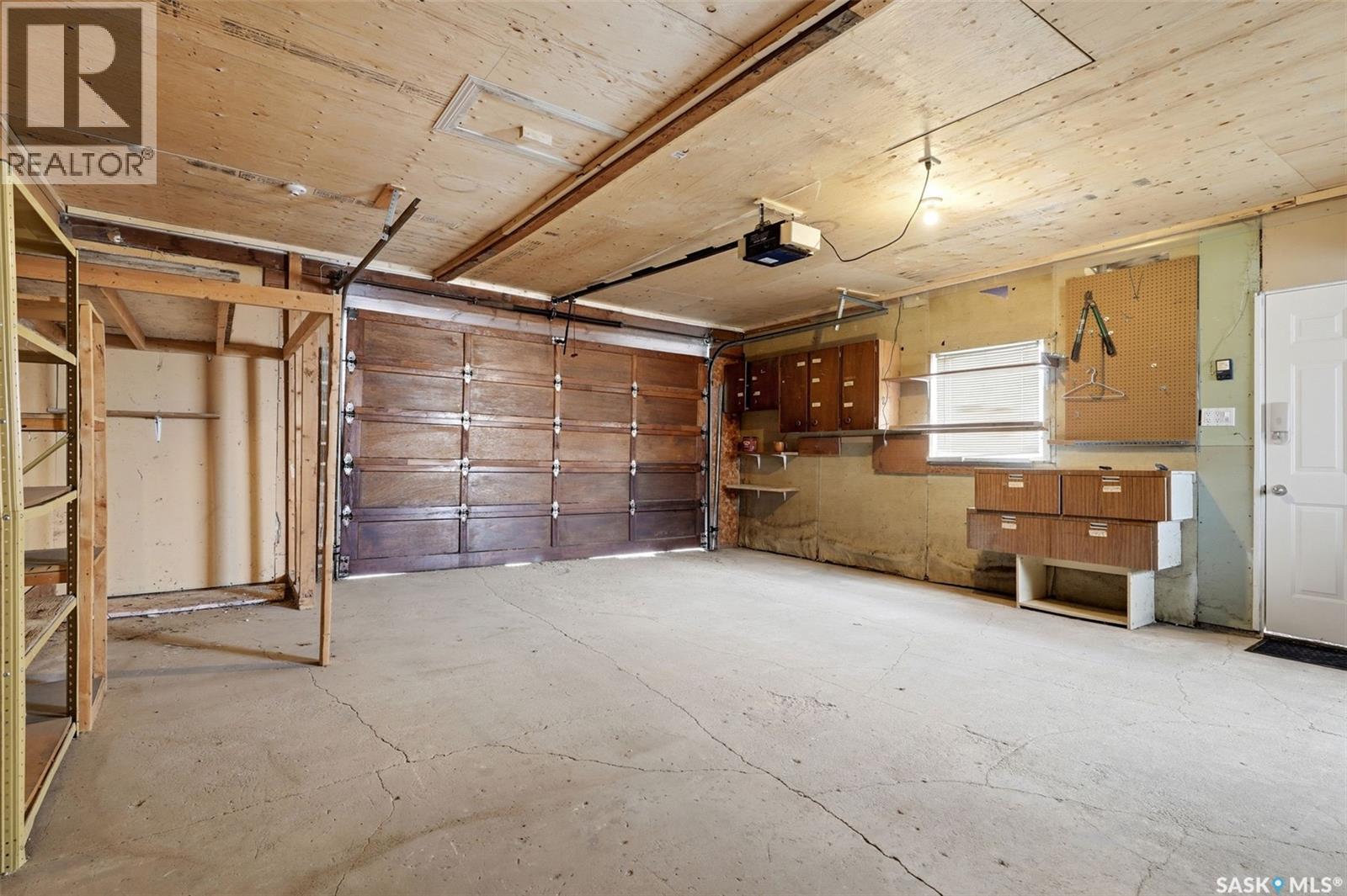 202 Mccannel Street, Regina, SK - Indoor Photo Showing Garage