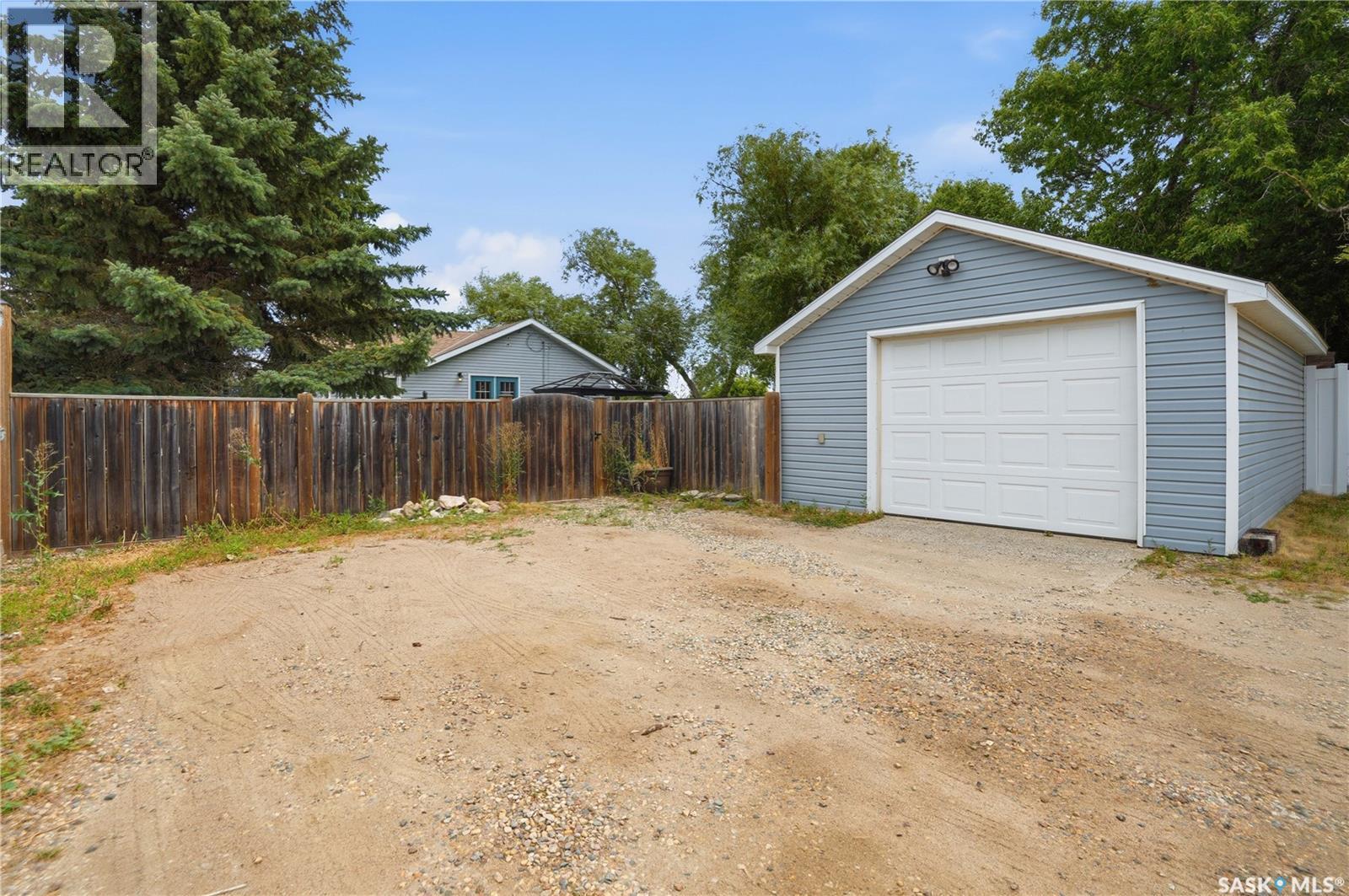 507 Railway Avenue, Bulyea, SK - Outdoor With Exterior