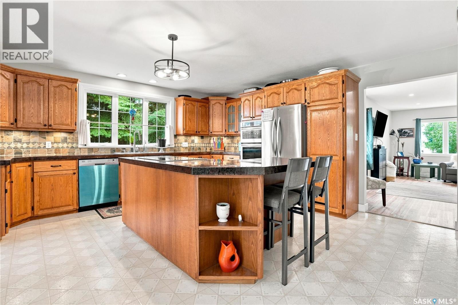 507 Railway Avenue, Bulyea, SK - Indoor Photo Showing Kitchen