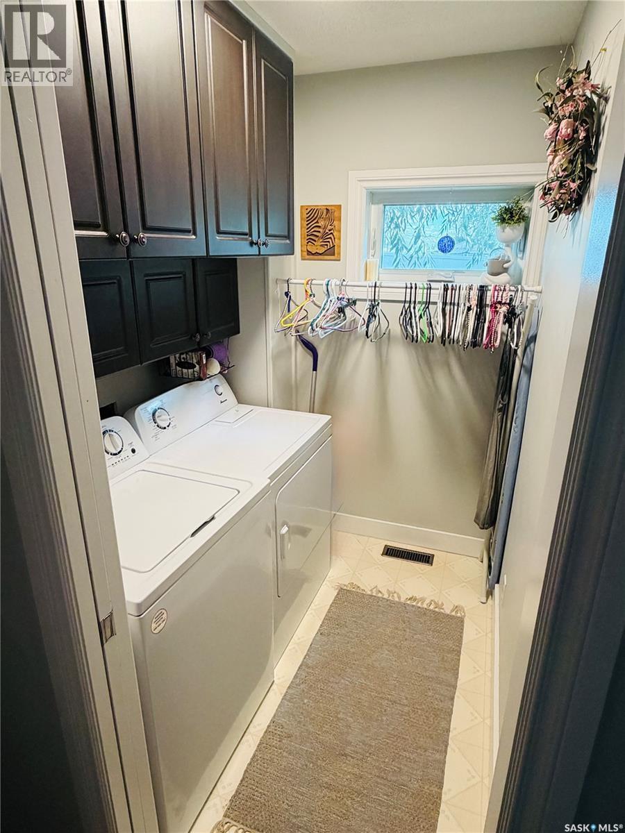 507 Railway Avenue, Bulyea, SK - Indoor Photo Showing Laundry Room