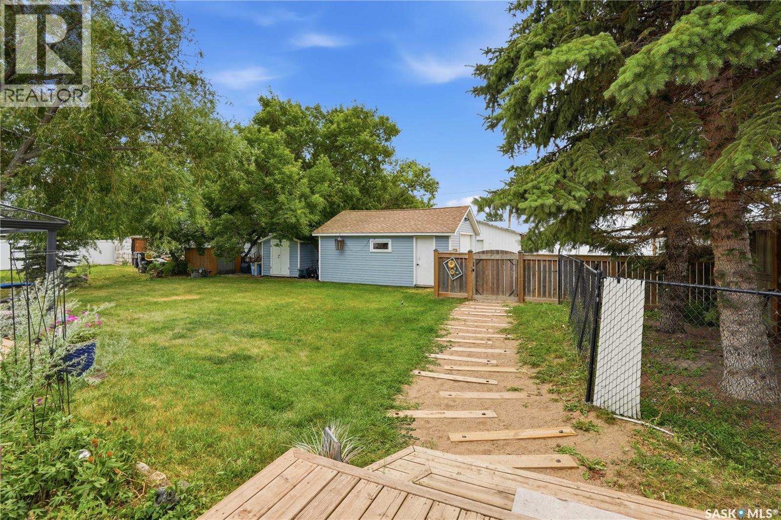 507 Railway Avenue, Bulyea, SK - Outdoor With Deck Patio Veranda