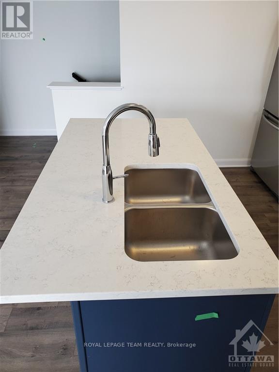 Imported from oreb - A - 225 Eldorado Private, Ottawa, ON - Indoor Photo Showing Kitchen With Double Sink
