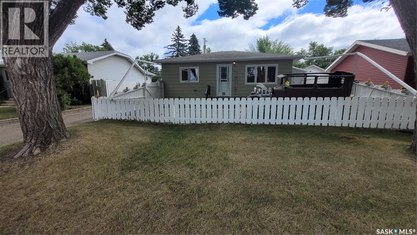 1610 2Nd Avenue N, Saskatoon, SK - Outdoor