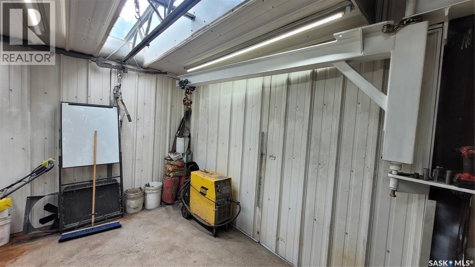 1610 2Nd Avenue N, Saskatoon, SK - Indoor