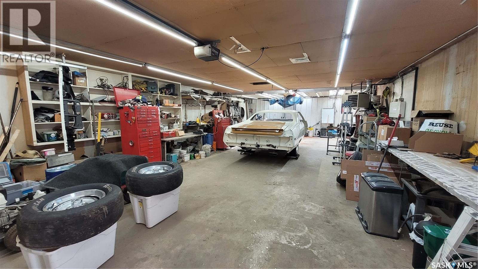 1610 2Nd Avenue N, Saskatoon, SK - Indoor