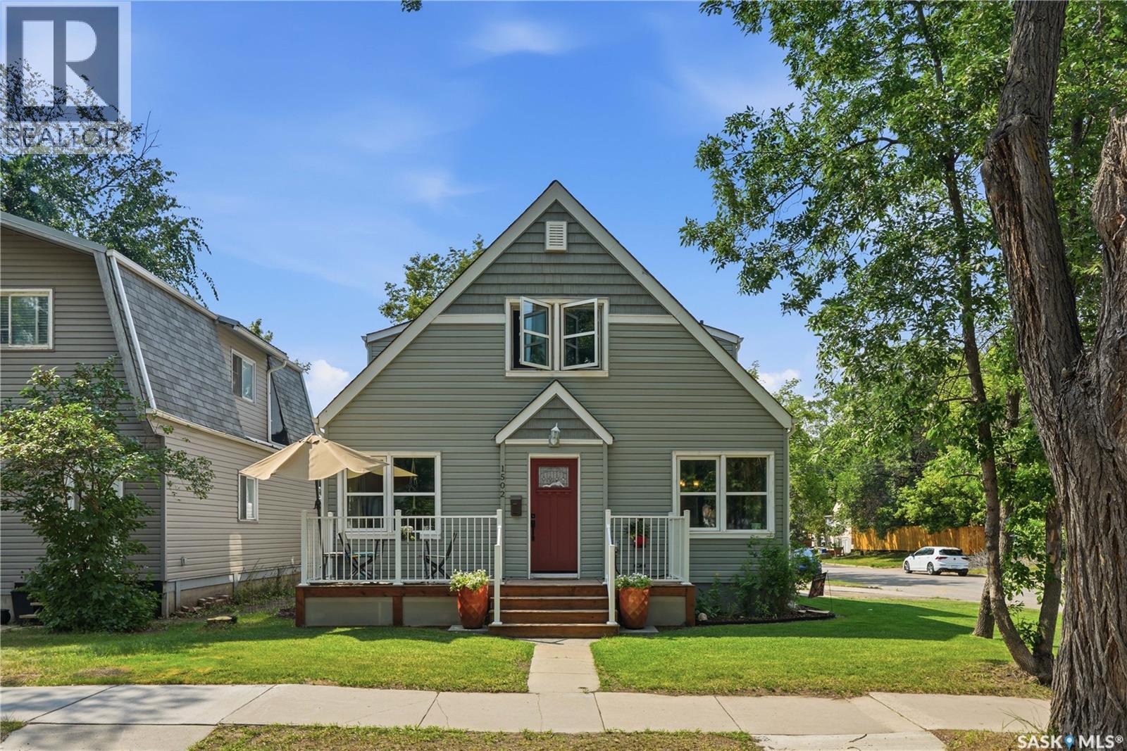 1502 Lorne Avenue, Saskatoon, SK - Outdoor With Facade