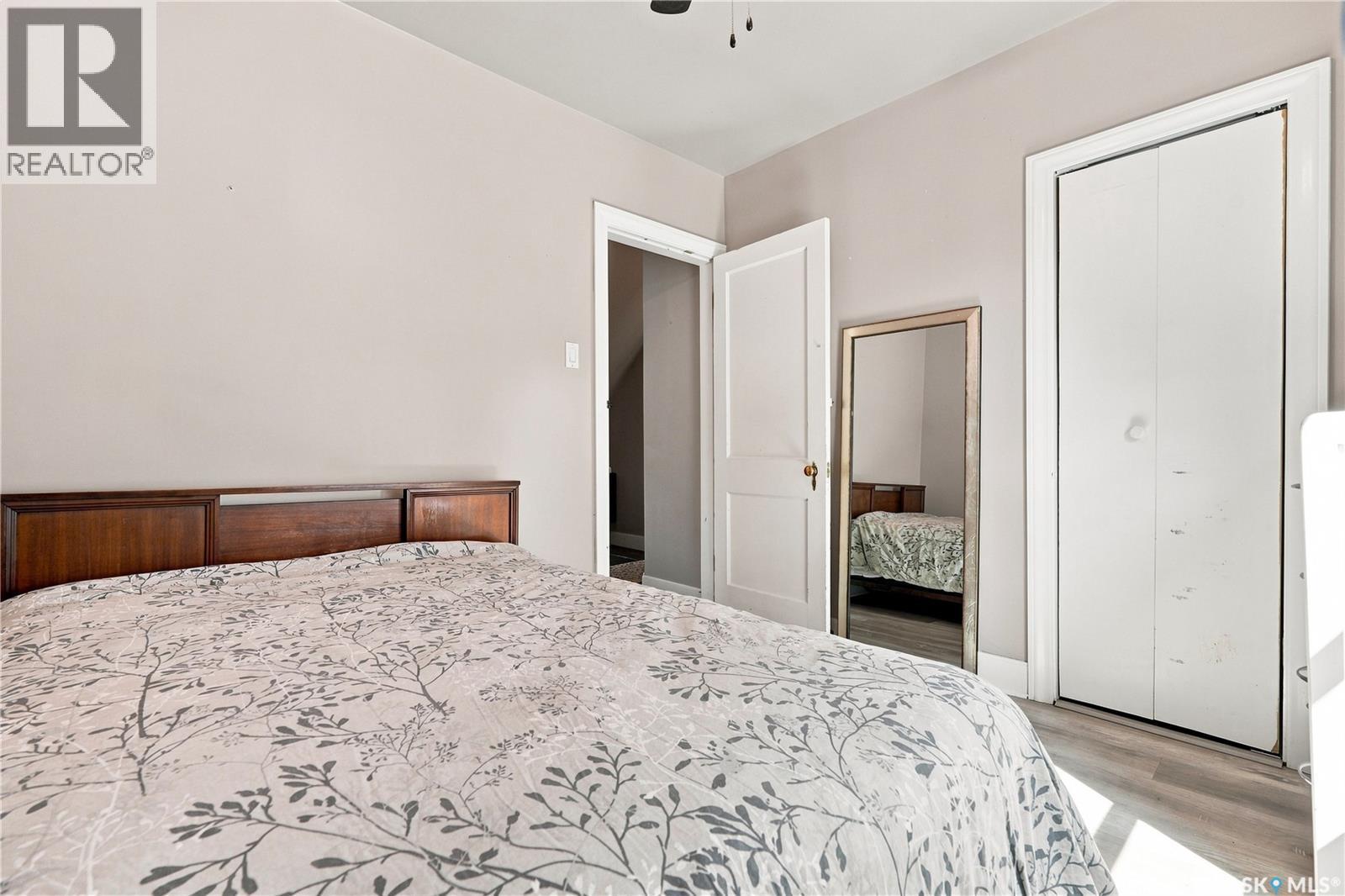 1502 Lorne Avenue, Saskatoon, SK - Indoor Photo Showing Bedroom