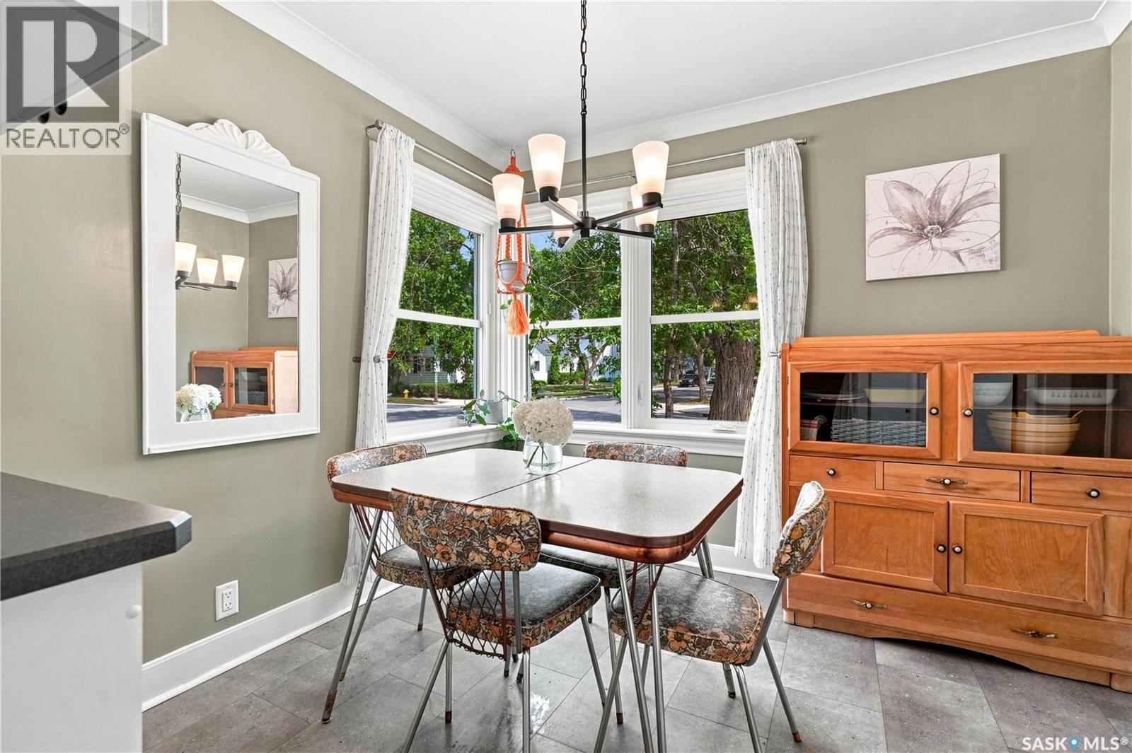 1502 Lorne Avenue, Saskatoon, SK - Indoor Photo Showing Dining Room